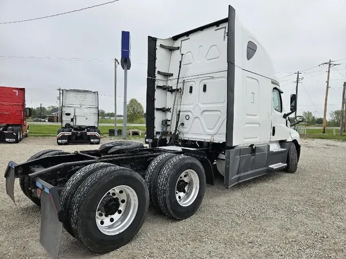 2018 FREIGHTLINER Cascadia 126