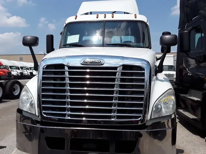 2018 FREIGHTLINER CASCADIA 125