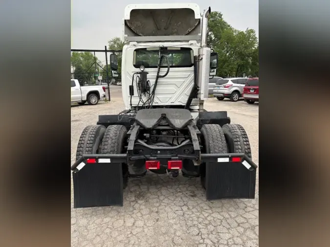 2004 INTERNATIONAL 4400