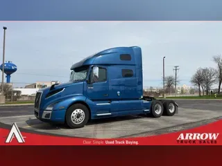 2023 VOLVO VNL760