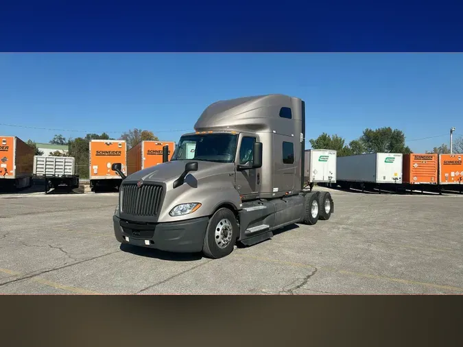 2022 International LT