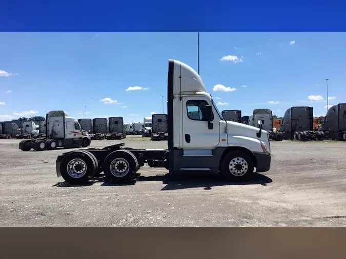 2019 Freightliner Cascadia 125