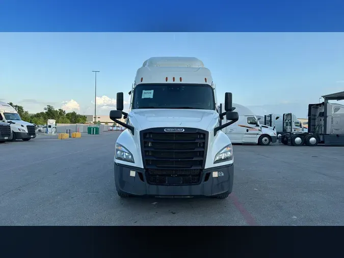 2021 Freightliner Cascadia 126