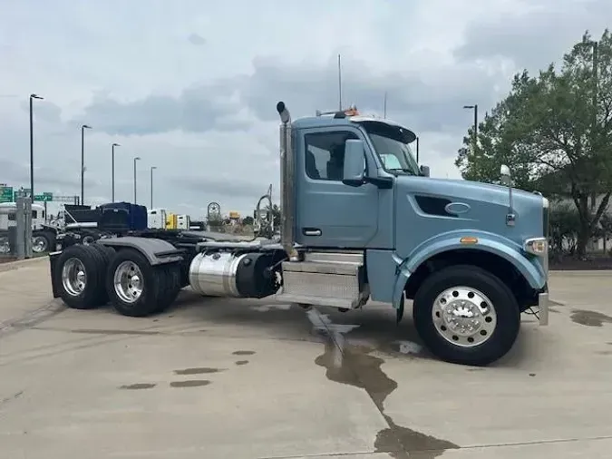 2022 Peterbilt 567