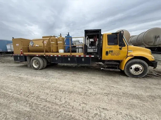 2010 INTERNATIONAL DURASTAR 4300