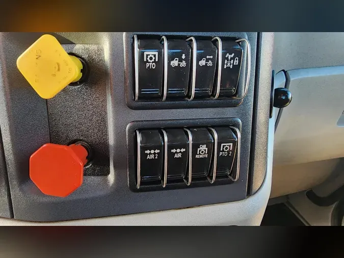 2020 Peterbilt 567