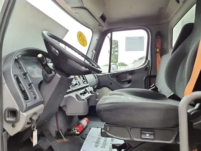 2019 FREIGHTLINER M2 106