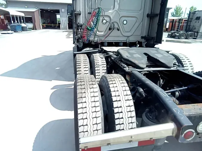 2022 Freightliner Cascadia 126