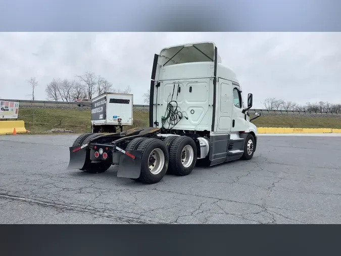 2021 Freightliner Cascadia 126fed91ba190a30dd0a380b8be36efa20c