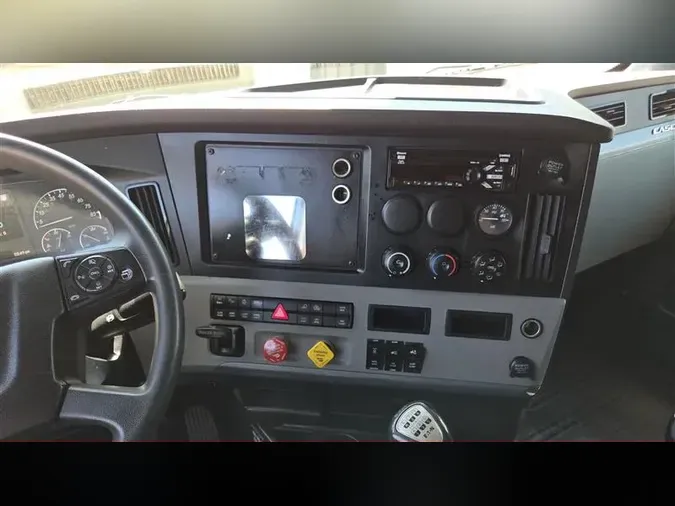 2019 FREIGHTLINER CA126