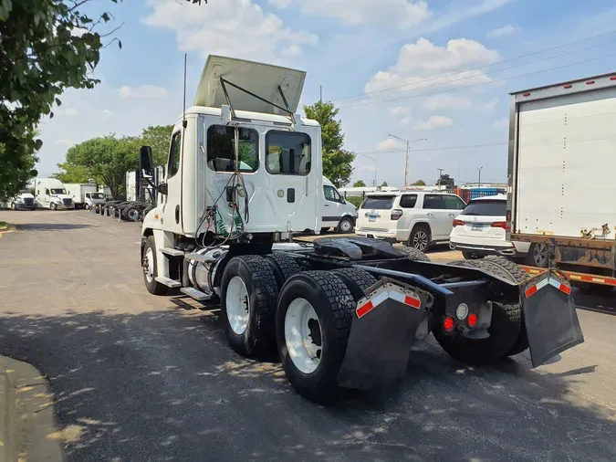 2016 FREIGHTLINER/MERCEDES CASCADIA 125