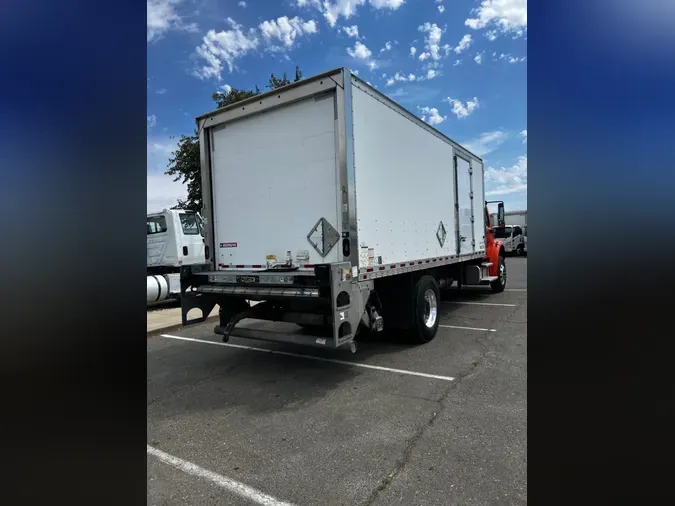 2018 FREIGHTLINER M2 106
