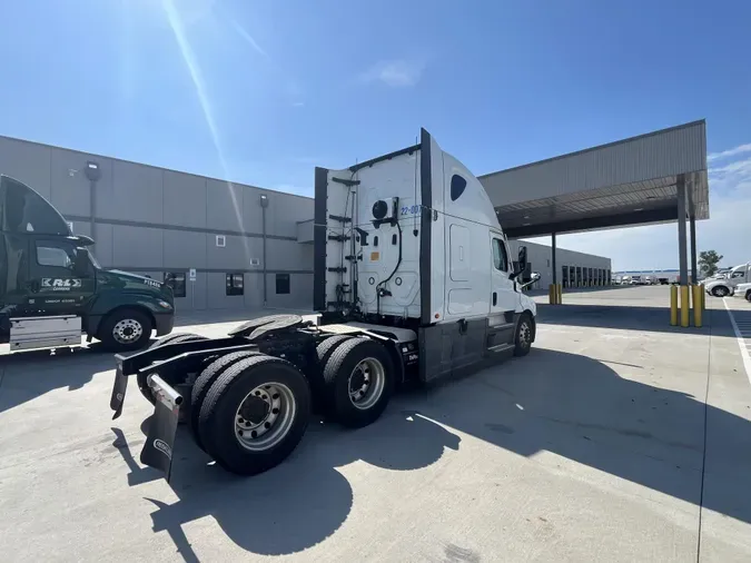 2022 Freightliner Cascadiafee414a20c27584adf1f775b075a8d87