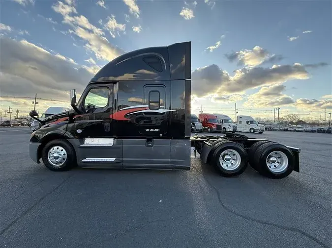 2020 FREIGHTLINER CA126