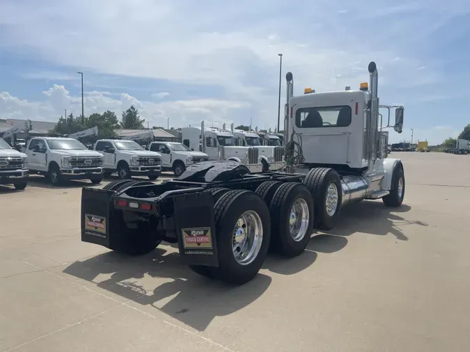 2020 Peterbilt 389