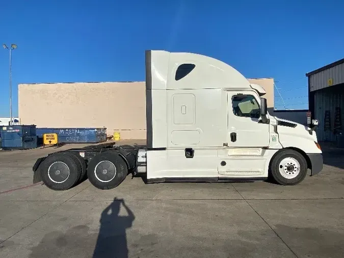 2020 Freightliner T12664ST