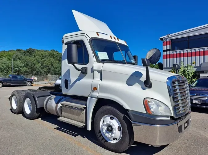 2020 FREIGHTLINER/MERCEDES CASCADIA 125feefc35df9046c50fdcaa1c446ef78de