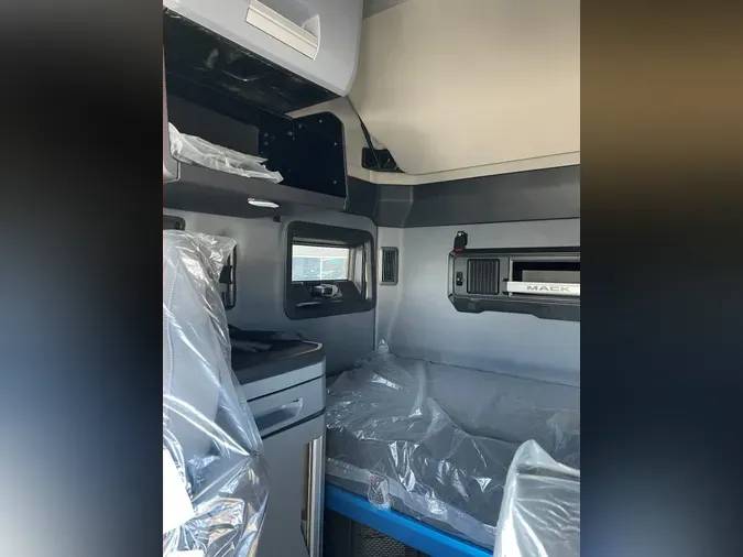 2026 MACK Pioneer 76" High Rooffef0223a58046cf1e40e7ae00a48000c