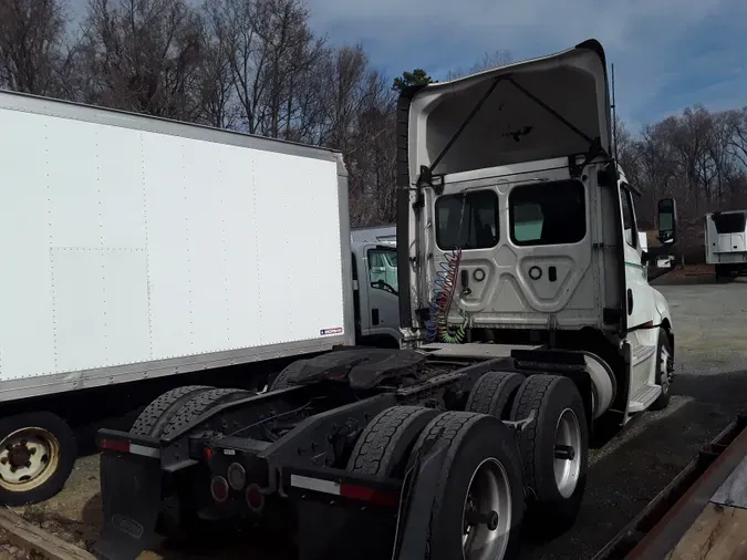 2019 FREIGHTLINER/MERCEDES NEW CASCADIA PX12664