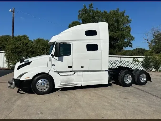 2019 VOLVO VNL64T760