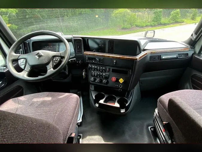 2022 INT LT625 6x4