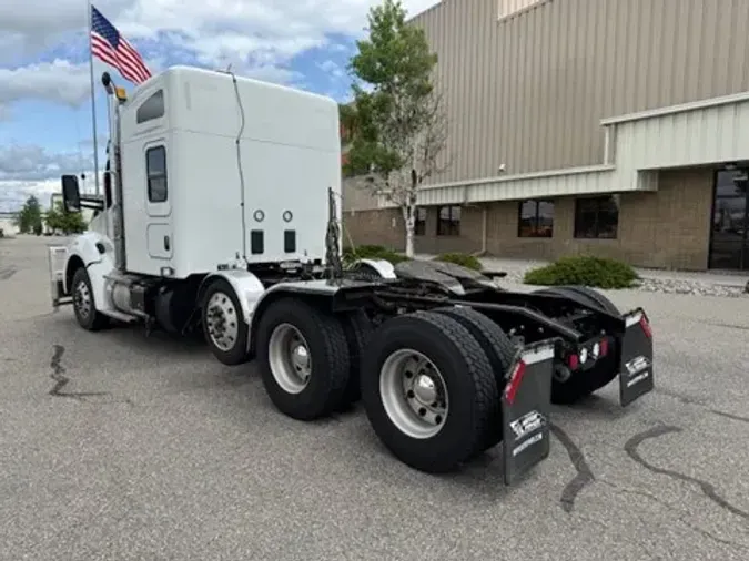 2022 Kenworth T880