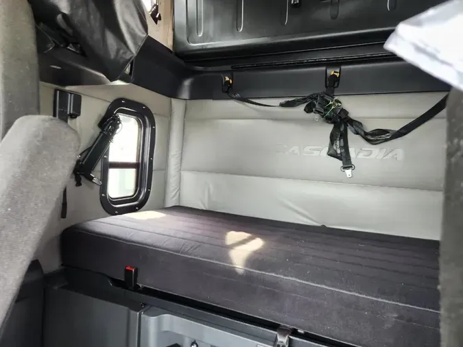 2021 FREIGHTLINER Cascadia 126