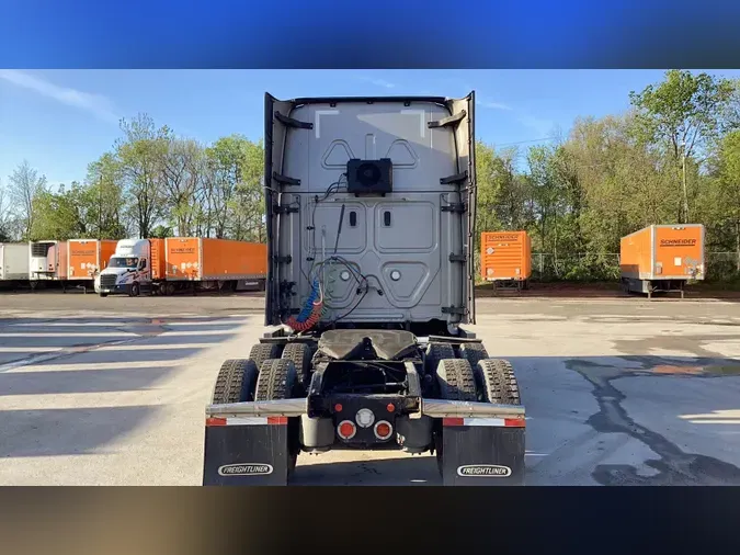 2021 Freightliner Cascadia