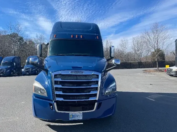 2019 Freightliner T12664ST