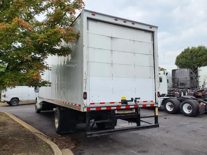 2017 FREIGHTLINER/MERCEDES M2 106