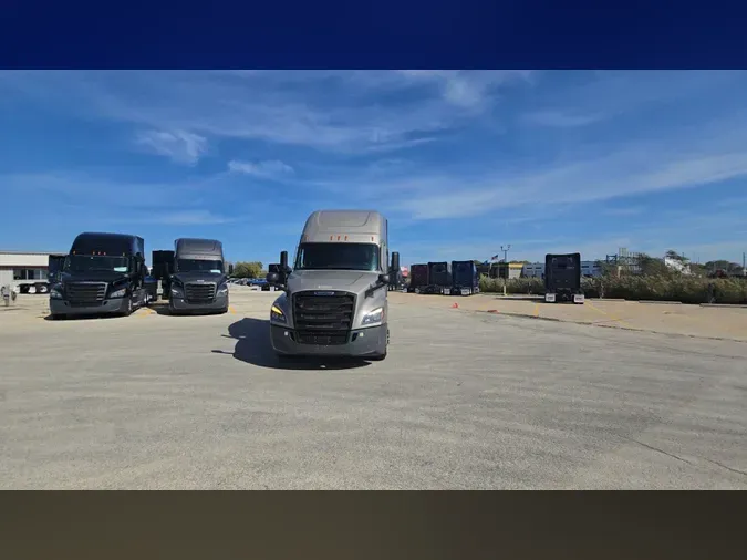 2023 Freightliner Cascadia 126