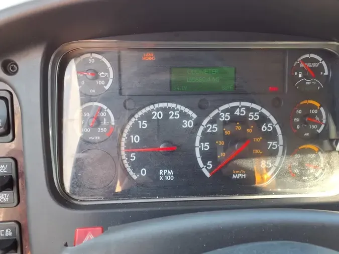 2017 FREIGHTLINER/MERCEDES M2 106