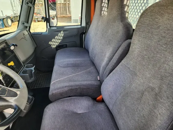 2019 NAVISTAR INTERNATIONAL 4300