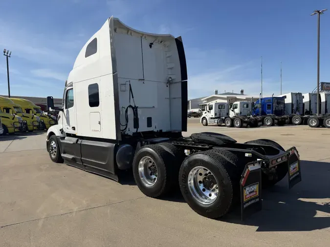 2021 Peterbilt 579ff0e764393472cbf4ddc22bb665de84f