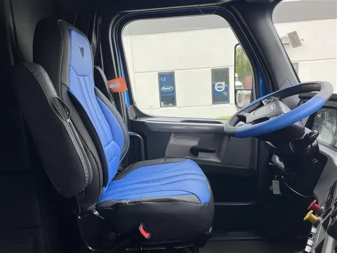 2020 FREIGHTLINER CA126ff0ed7b5ea782afc77e15cdfb5bcf108