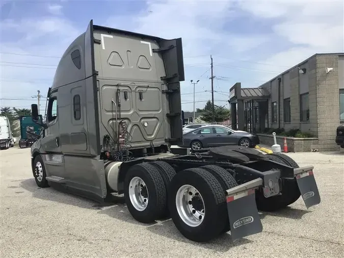2021 FREIGHTLINER CA126