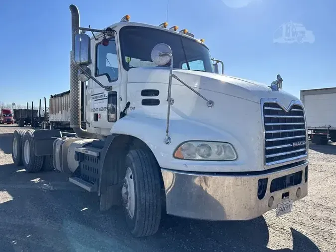 2016 MACK PINNACLE CXU613