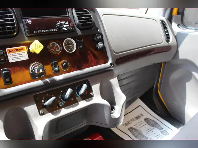 2019 Freightliner Business Class M2 106