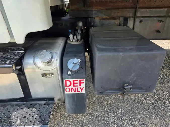 2019 FREIGHTLINER M2 106