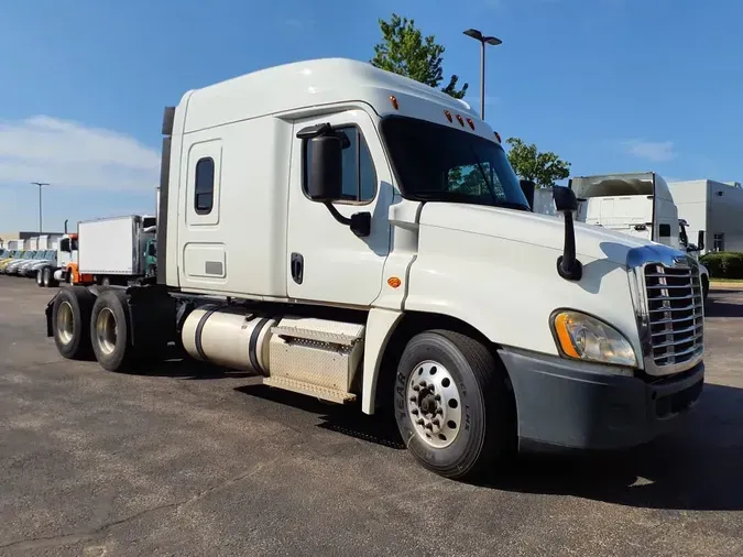 2020 FREIGHTLINER CASCADIA 125
