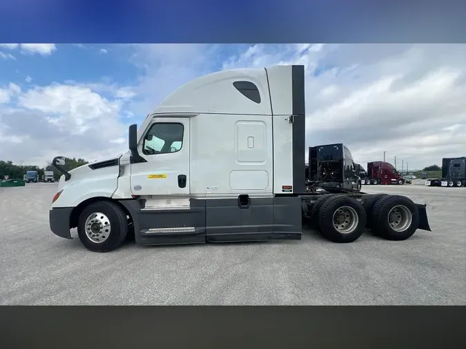 2023 Freightliner Cascadia 126