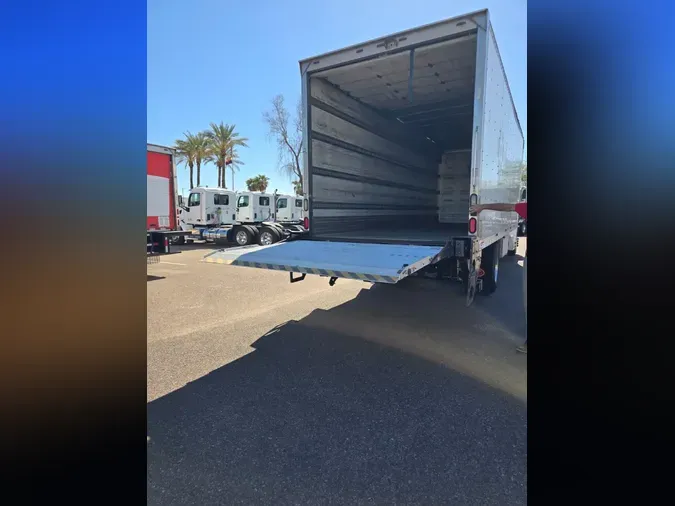 2019 Peterbilt 330