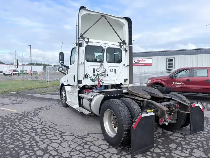 2020 FREIGHTLINER/MERCEDES NEW CASCADIA 126ff1ca8cb82f0476c3299c882853f072c