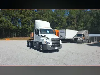 2019 Freightliner Cascadia 126