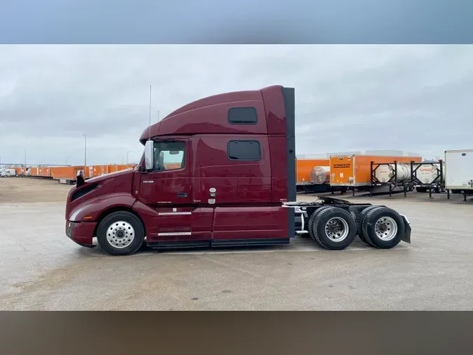 2022 Volvo VNL860