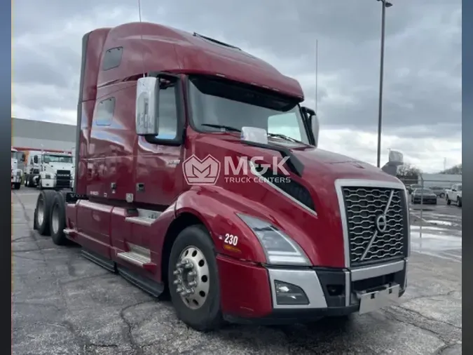 2021 VOLVO VNL64T760