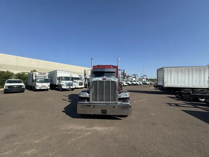 2023 Peterbilt 389