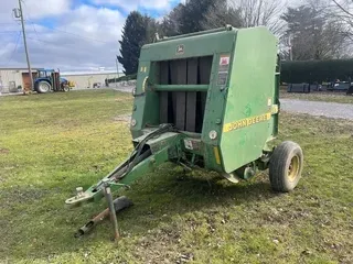 2000 John Deere 446
