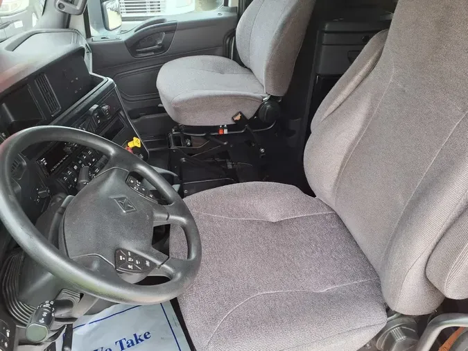2019 NAVISTAR INTERNATIONAL LT625 SLPR CAB