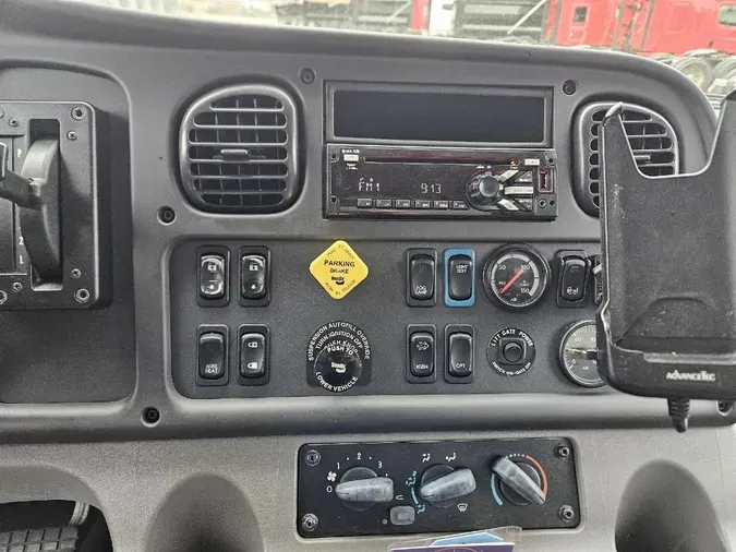 2018 FREIGHTLINER M2